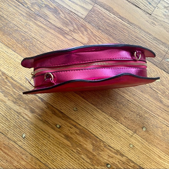 Metallic Lips Fuchsia Cross Body Bag - Picture 6 of 11